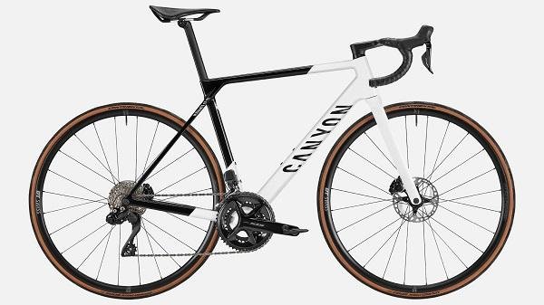 Canyon Ultimate CF SL 7 Di2 Mountain Bikes 1 compress